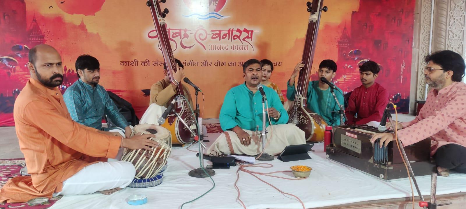 Varanasi Evening Aarti Ritual 2025