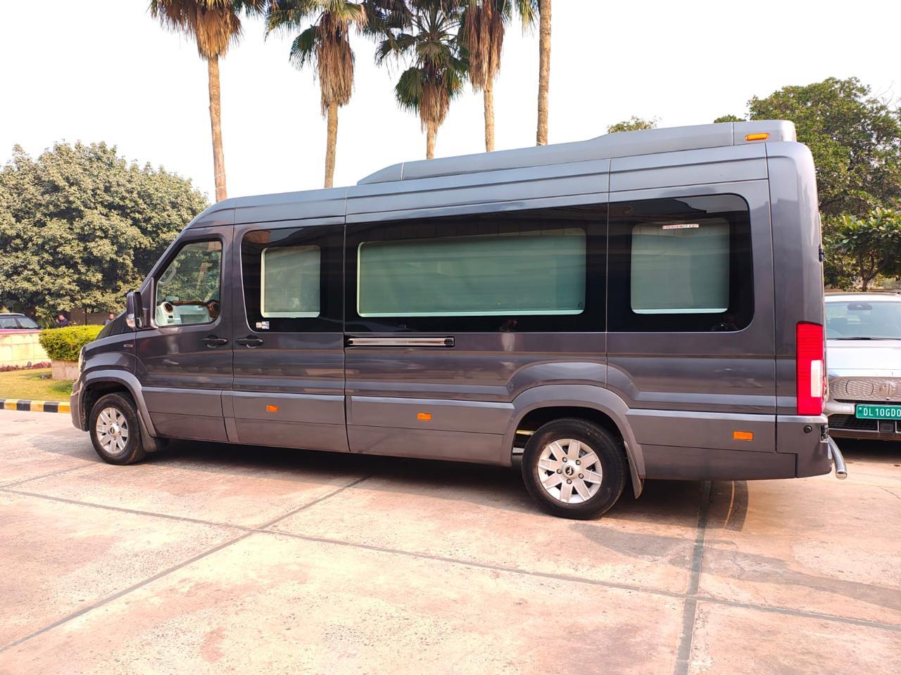 Urbania Tt Square Sideview