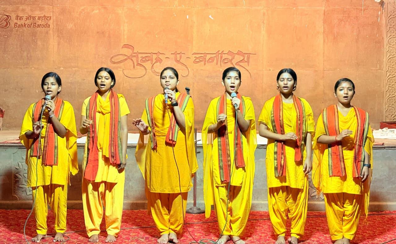 Varanasi Ghat Priests 2025
