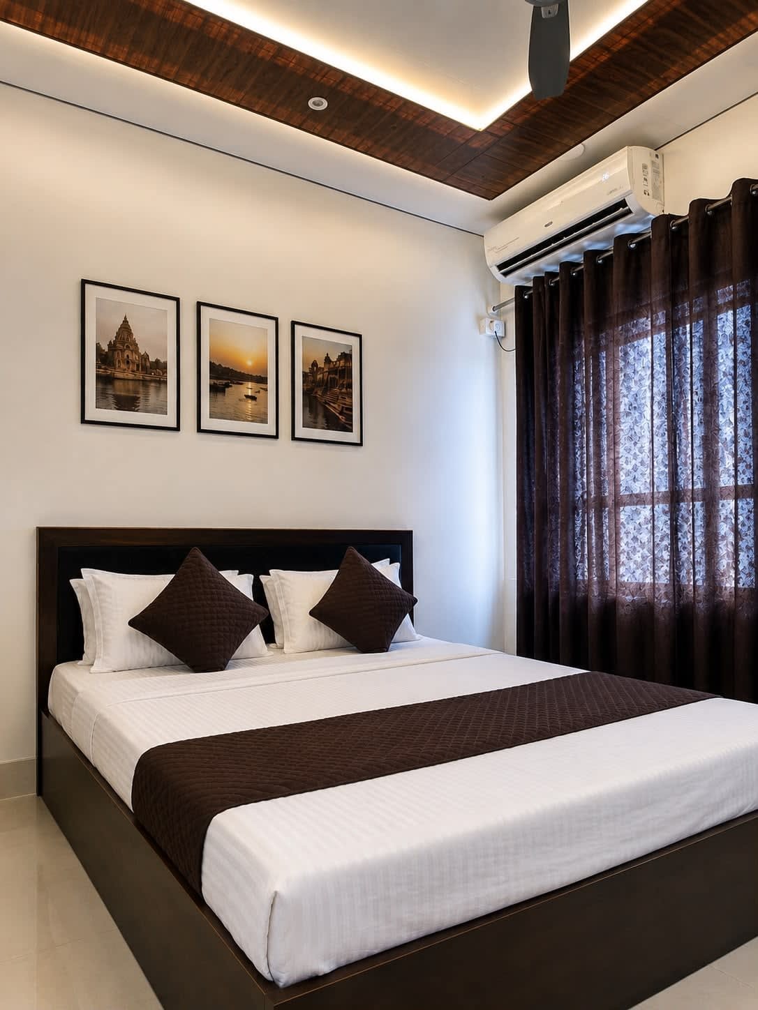 Dharamshala Near Varanasi Railway Station & Kashi Vishwanath | 4BHK Family Stay from ₹500/Head