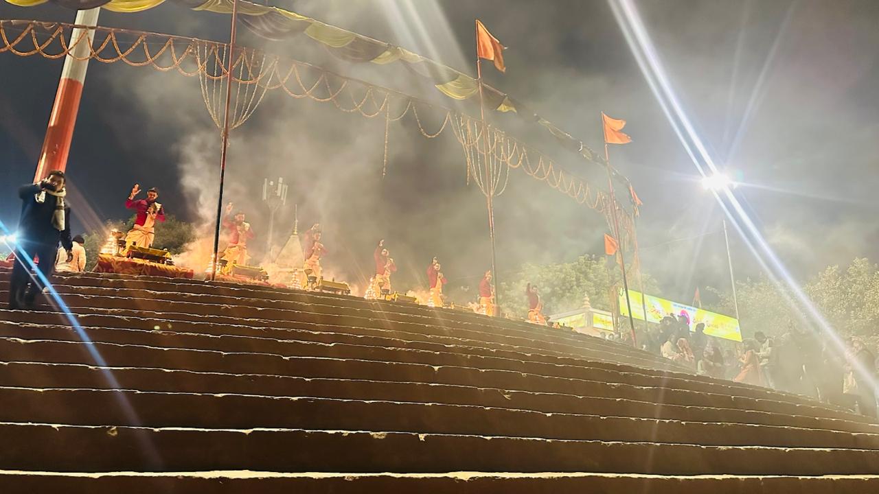 अस्सी घाट आरती समय 2025: सुबह व शाम की संपूर्ण गाइड