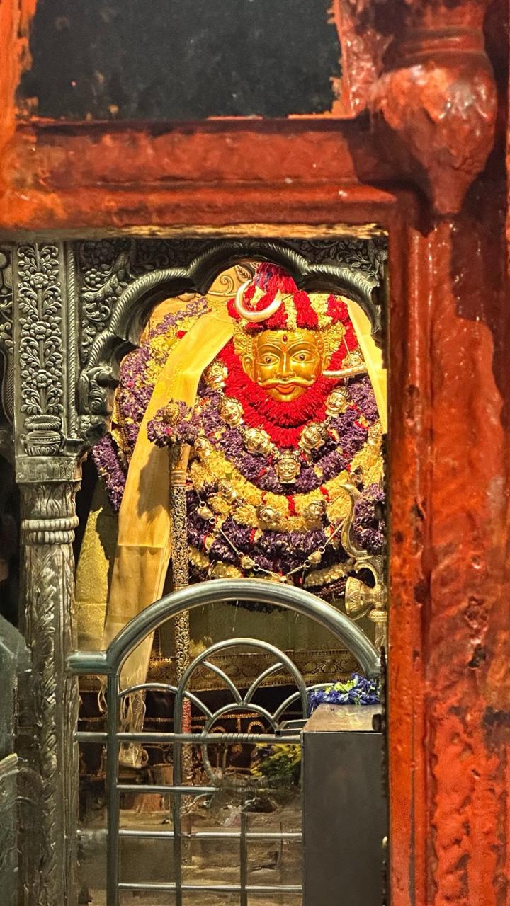 Kal Bhairav temple lane in Varanasi (symbolic of Shaivite shrines)